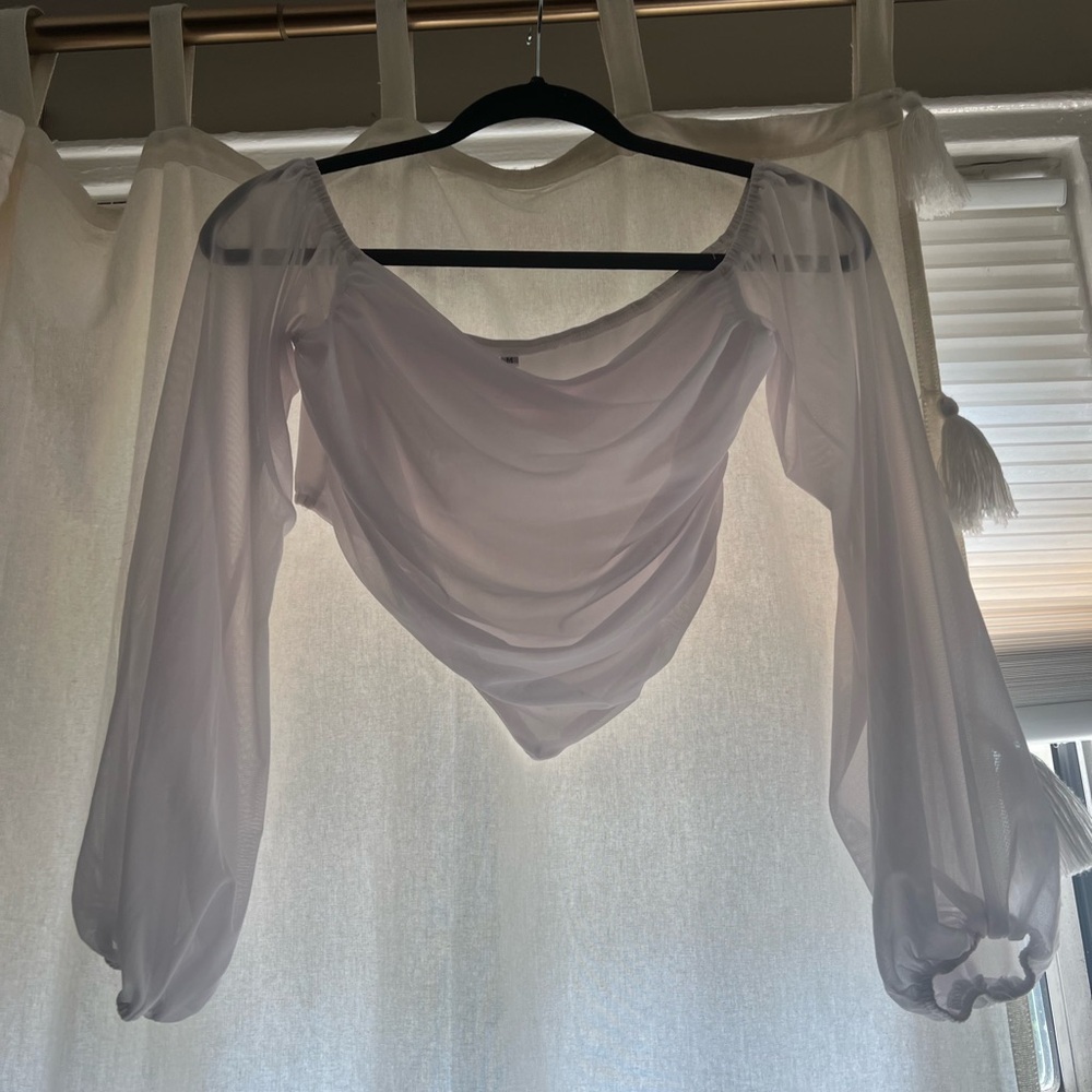 White long sleeve crop top